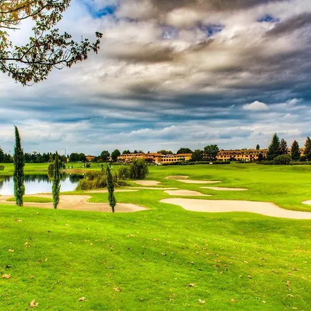 Le Robinie Golf & Hotel